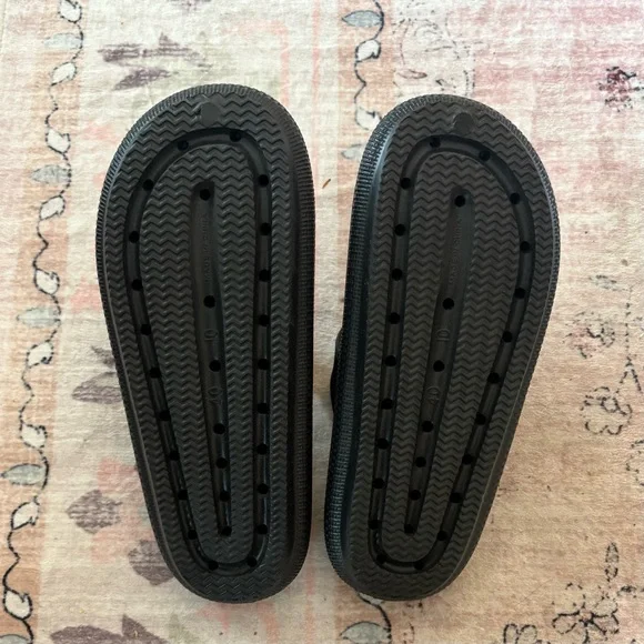 Cushionaire Flo Cloud Thong Sandal - size 10 - Picture 3 of 4